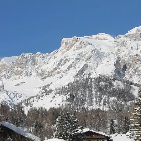 品特奇萨酒店 酒店 科尔蒂纳丹佩佐