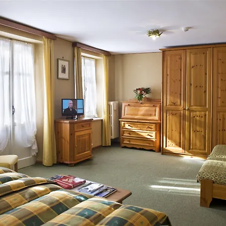 品特奇萨酒店 3*