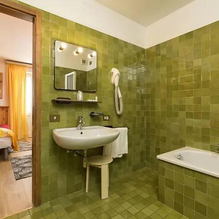 Hotel Pontechiesa 3* Cortina dʼAmpezzo